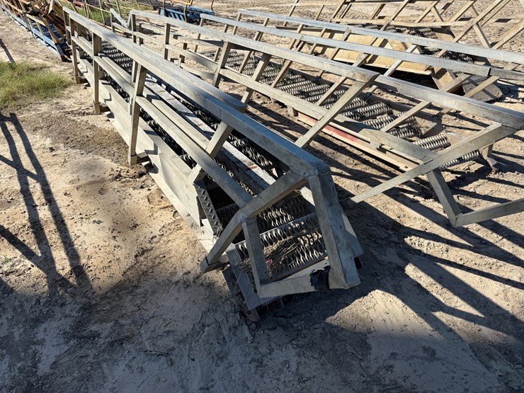 40’-extendable-aluminum-rig-ladder-image-3