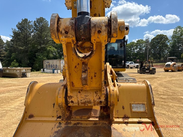 2022-caterpillar-336-image-12