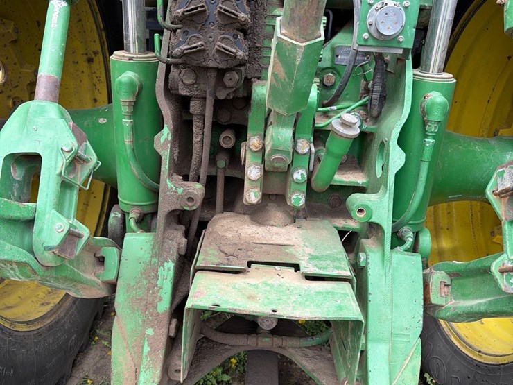 john-deere-8320-image-11