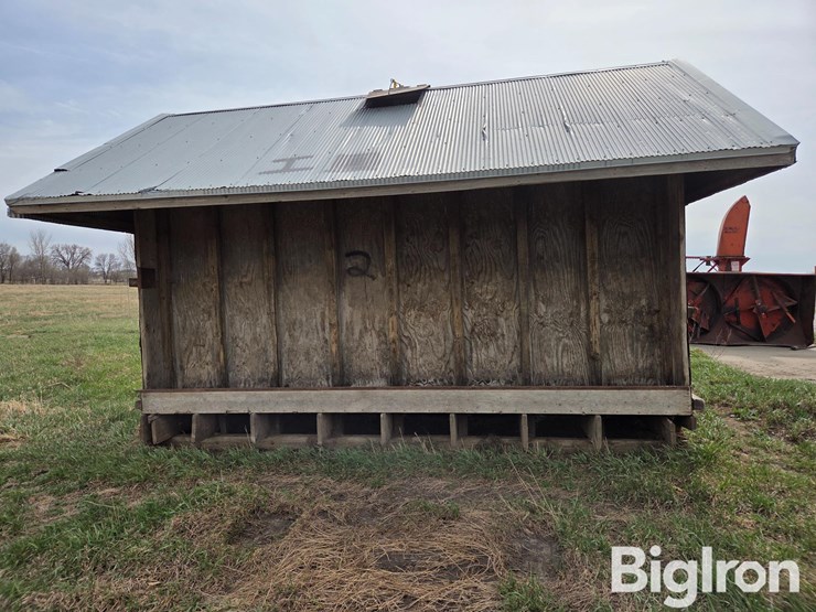 shop-built-wood-livestock-feeder-image-4