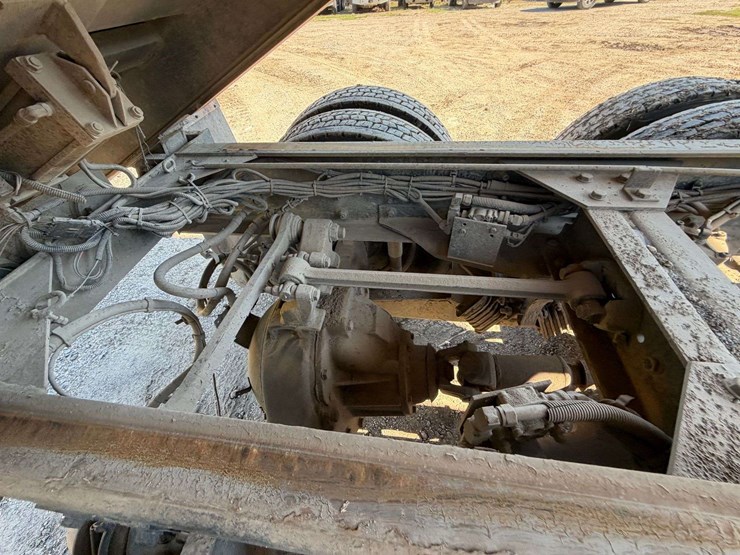 2016-kenworth-t880-image-19