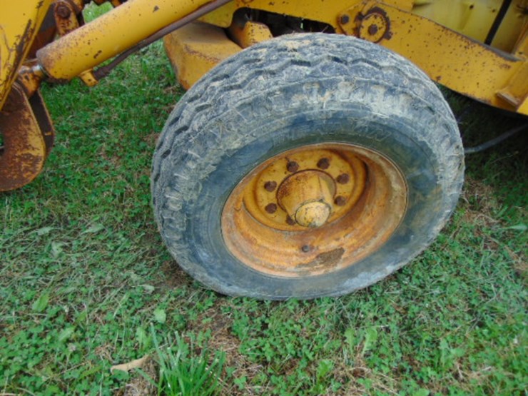 john-deere-410-image-10
