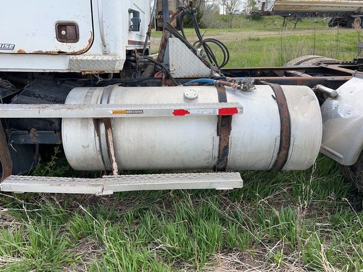 2000-mack-ch613-image-13