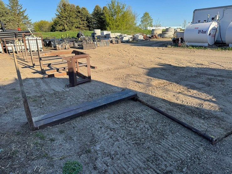 #3924-•-approx-48"-loader-forks-image-5