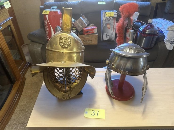 antique-helmets-image-1