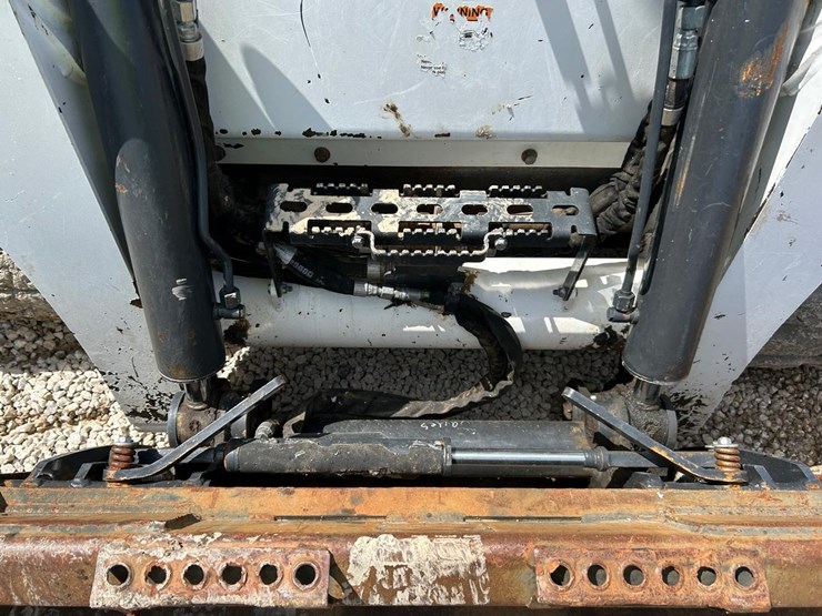 2022-bobcat-t870-image-10