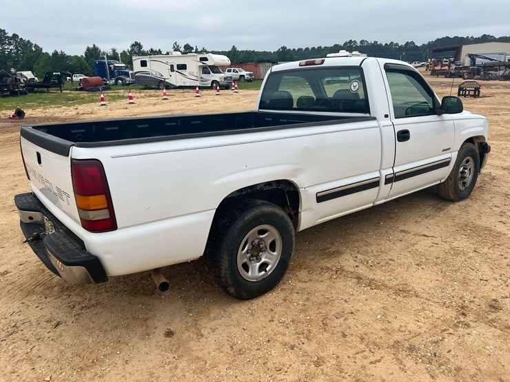 2001-chevrolet-silverado-1500-image-4