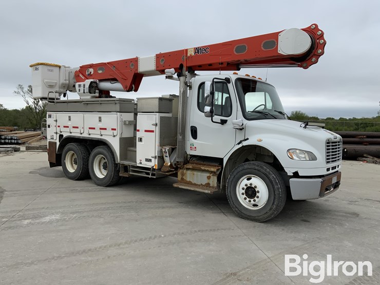 2013-freightliner-m2-106-image-3