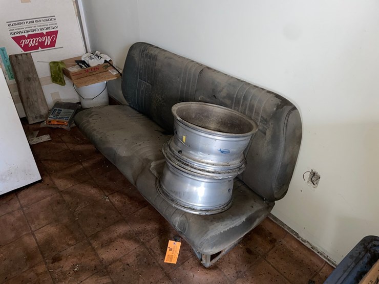 #7058-•-car-bench-seat,-rims-and-corner-contents-image-1