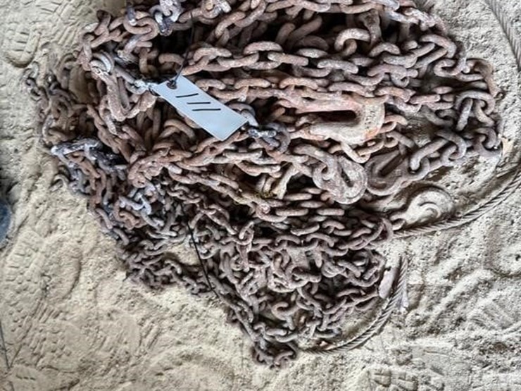 misc-chains-&-hooks-image-2