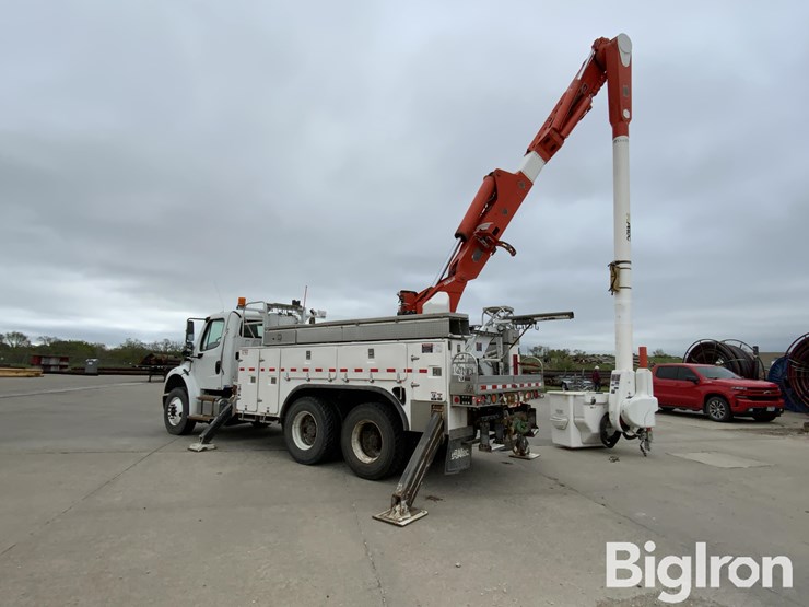 2014-freightliner-m2-106-image-15