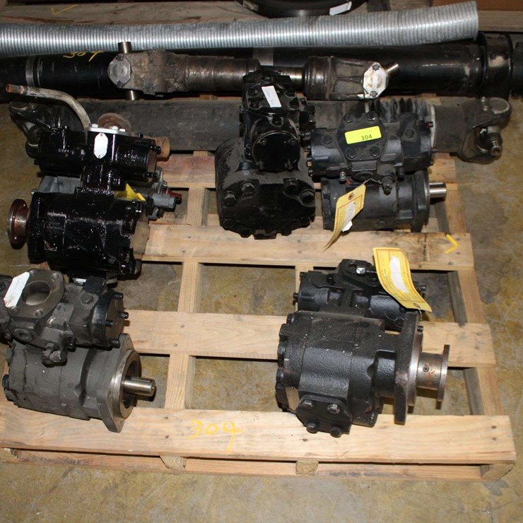 PALLET OF GEAR BOXES AND DRIVE SHAFTS