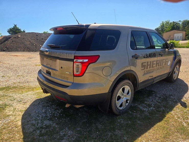 2015-ford-explorer-image-12