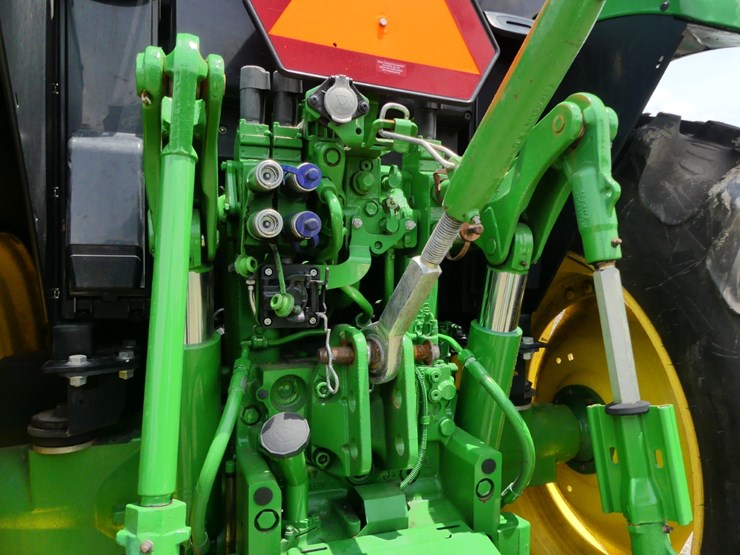 2024-john-deere-6120m-image-5