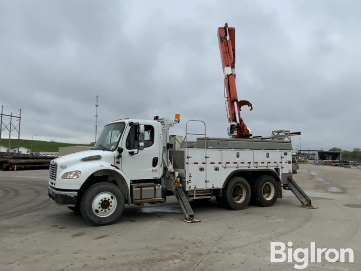 2016-freightliner-m2-106-image-9