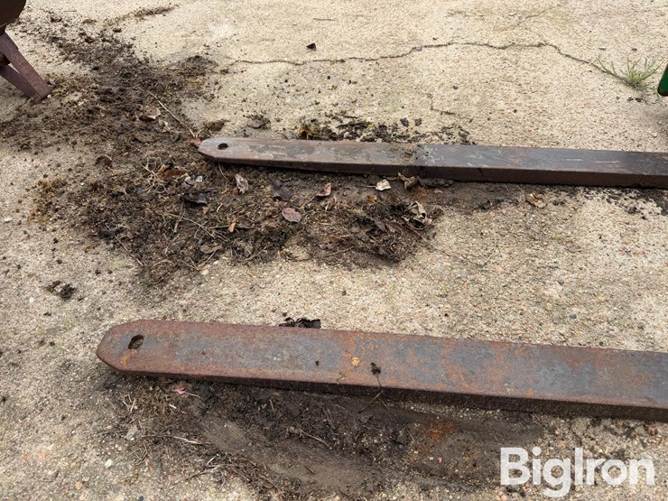 john-deere-pallet-forks-image-10