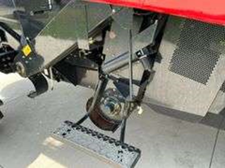 2012-case-ih-6130-image-19
