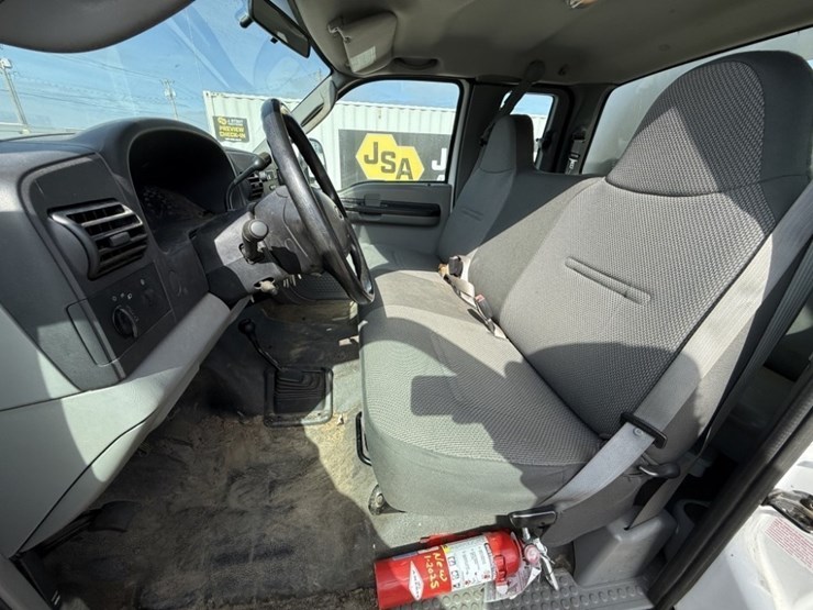 2005-ford-f550-xl-sd-image-23