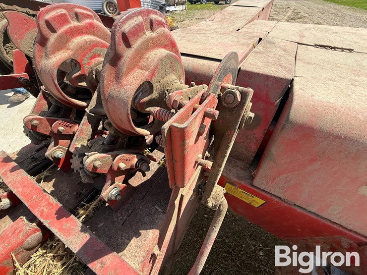 new-holland-268-image-15