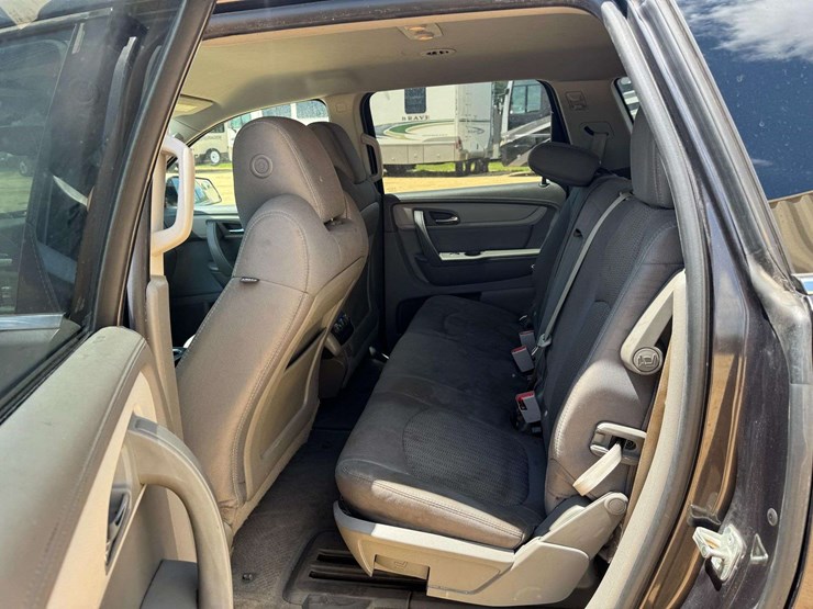 2014-chevrolet-traverse-image-18
