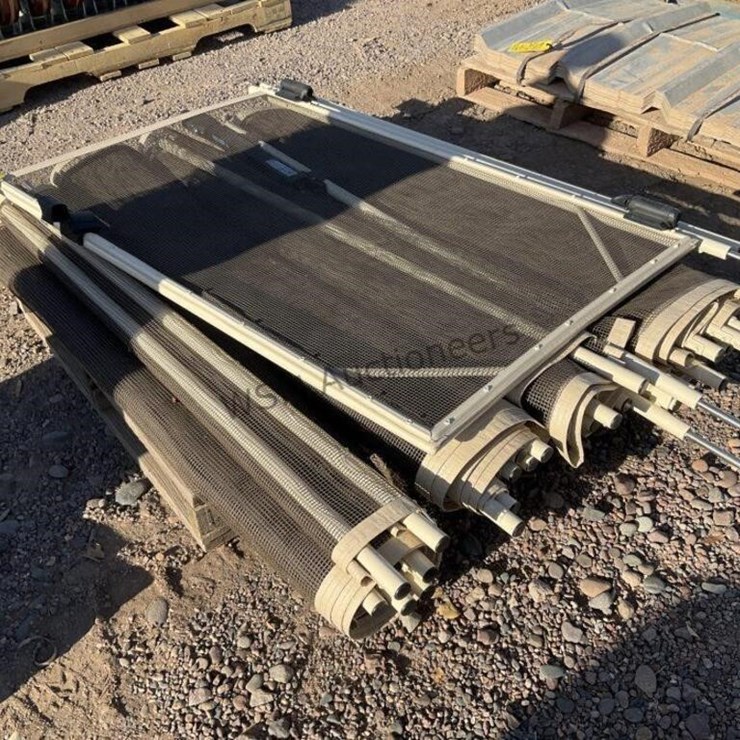 PALLET OF MESH FENCING