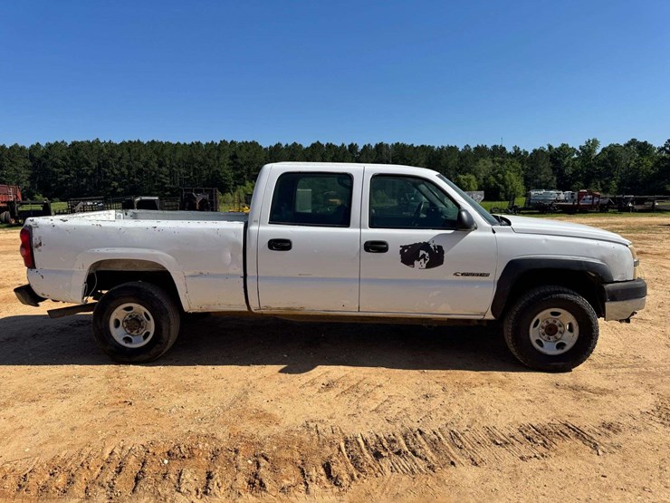 2004-chevrolet-2500-image-7