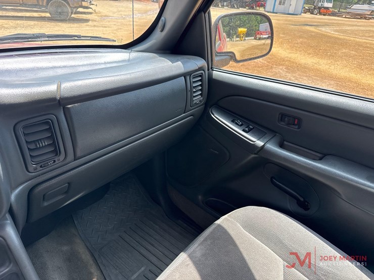 2004-gmc-sierra-1500-image-27