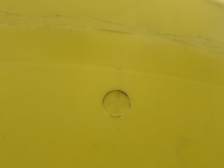 3,000-gallon-yellow-tanks-image-2