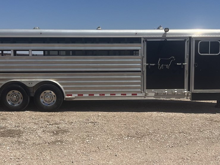 2015-elite-8'x26'-lowpro-livestock-trailer-image-1