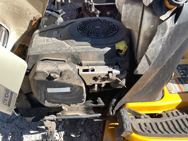 #6960-•-cub-cadet-ltx-riding-lawn-mower-image-30