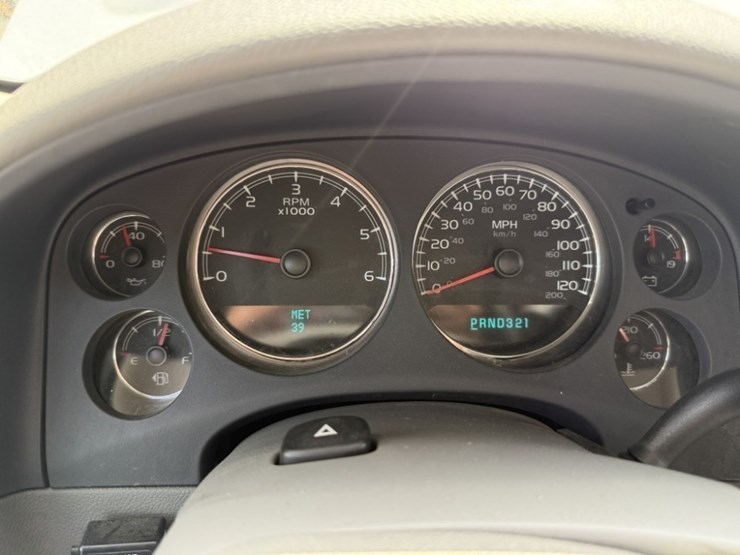 2007-chevrolet-suburban-2500-image-30