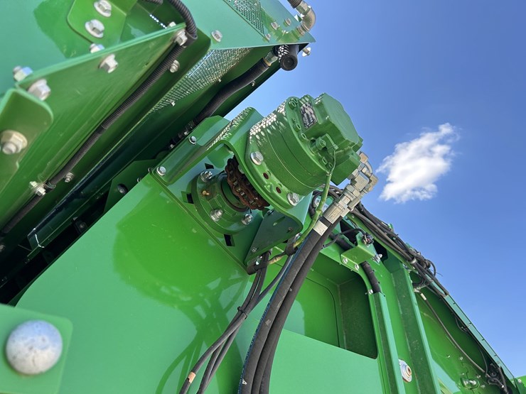 2020-john-deere-cs770-image-23