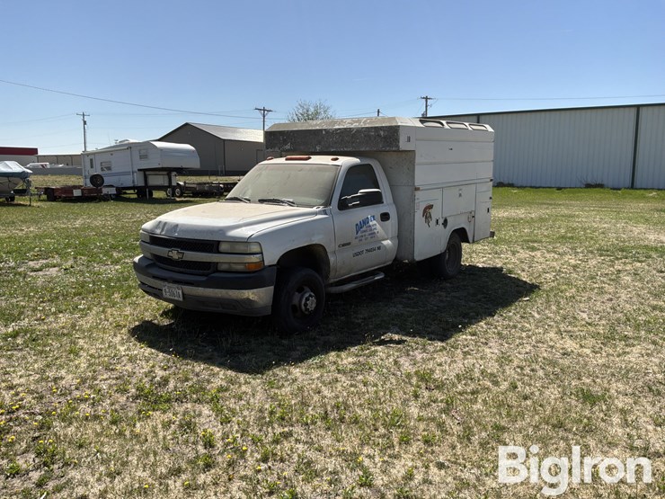 2002-chevrolet-silverado-3500-image-1