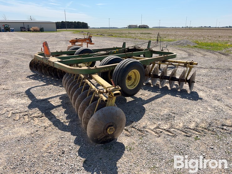 john-deere-210-image-5