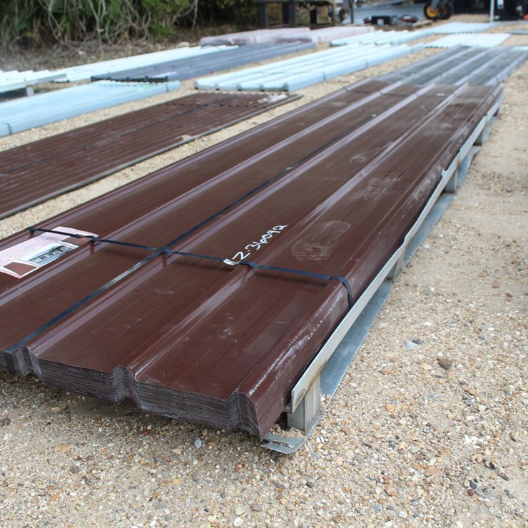 #5182 • BUNDLE OF 3FT X 12FT BROWN METAL ROOF PANELS
