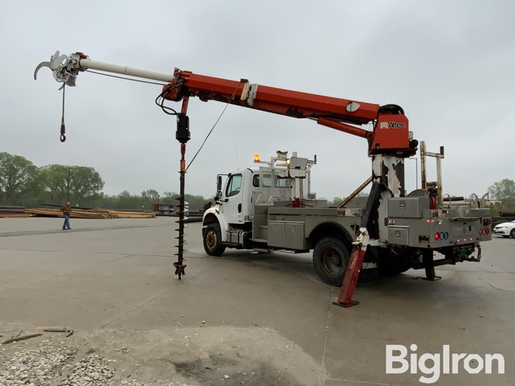 2012-freightliner-m2-106-image-15