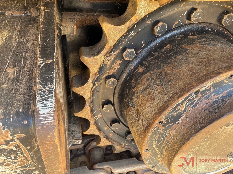 2022-caterpillar-336-image-17