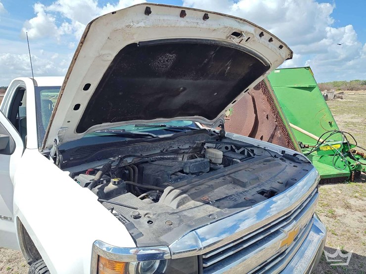 2017-chevrolet-silverado-2500hd-image-16
