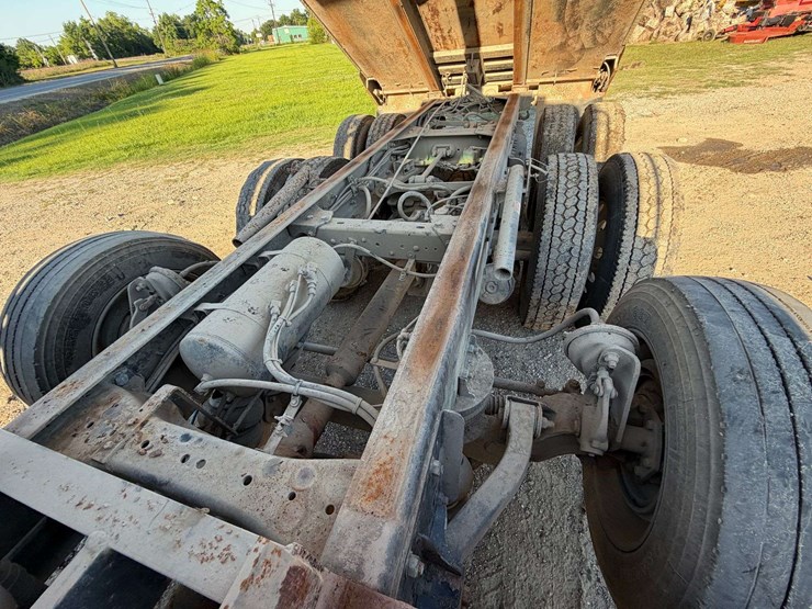 2016-kenworth-t880-image-9