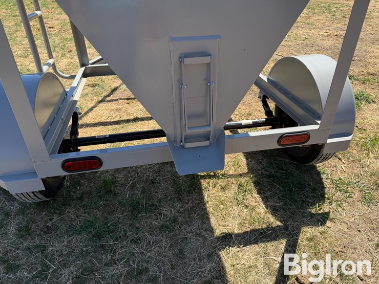 net-gravity-flow-feed-wagon-image-17