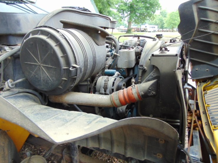 2004-international-durastar-4300-image-11