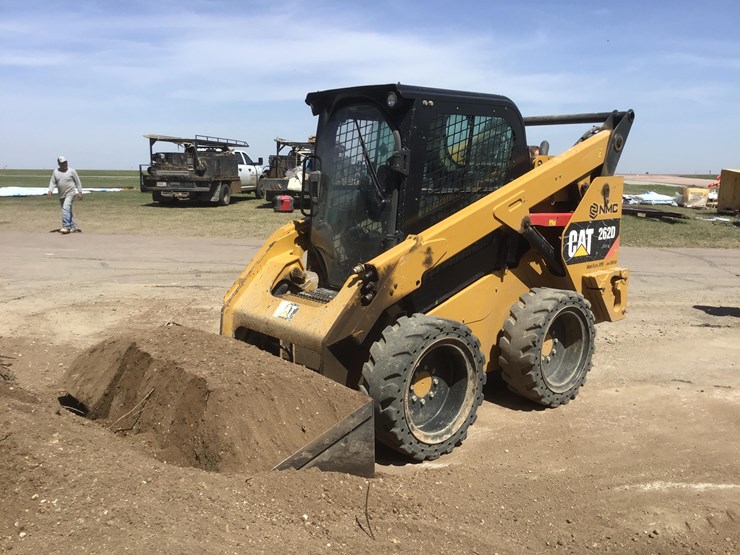 2016-caterpillar-262d-image-1