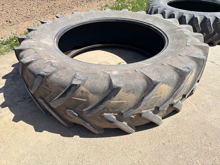 1-michelin-520/85r46-tire-image-1