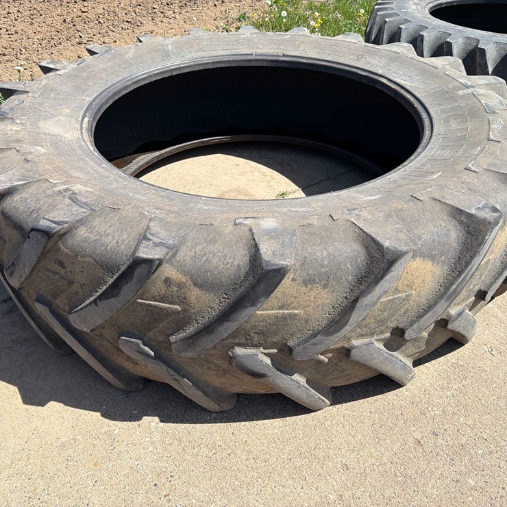 1-Michelin 520/85R46 Tire