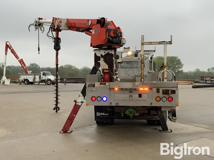 2012-freightliner-m2-106-image-14