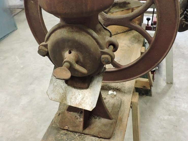 vintage,-no.-2-hand-crank-burr-mill,-w/primitive-a-image-1