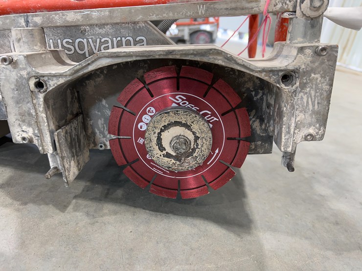 2018-husqvarna-soft-cut-x150-saw-image-8