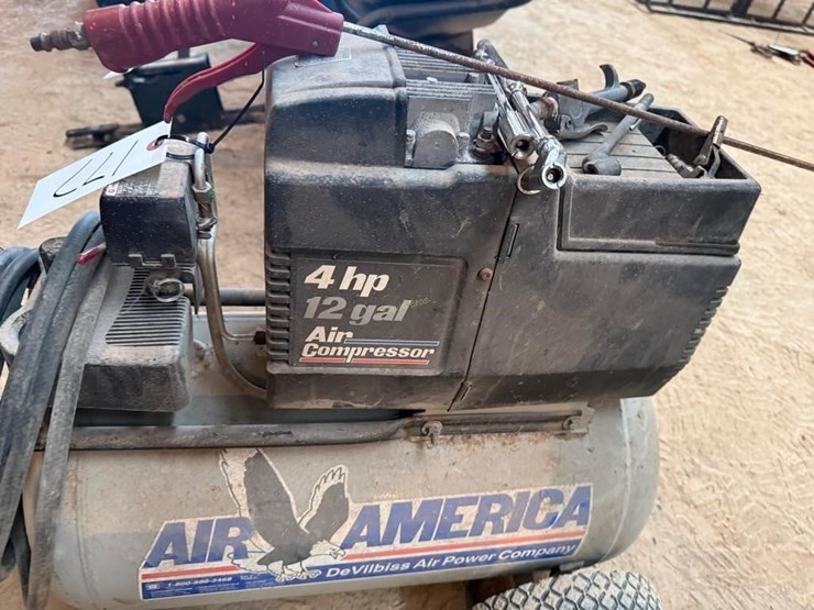 air-america-12gal-air-compressor-image-5