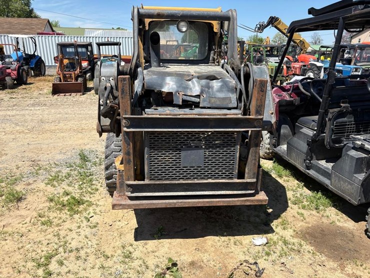 2018-deere-320g-image-9