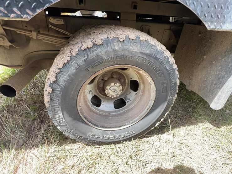 2011-dodge-3500-image-27